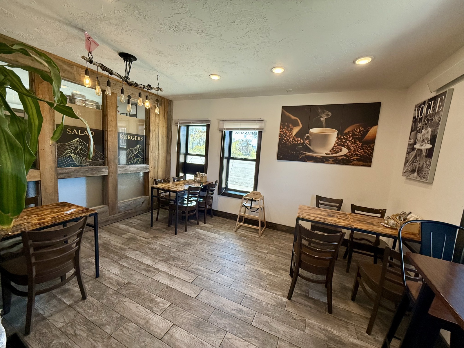 Café seating area at Pampano's